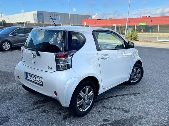 Toyota IQ 5 of 30