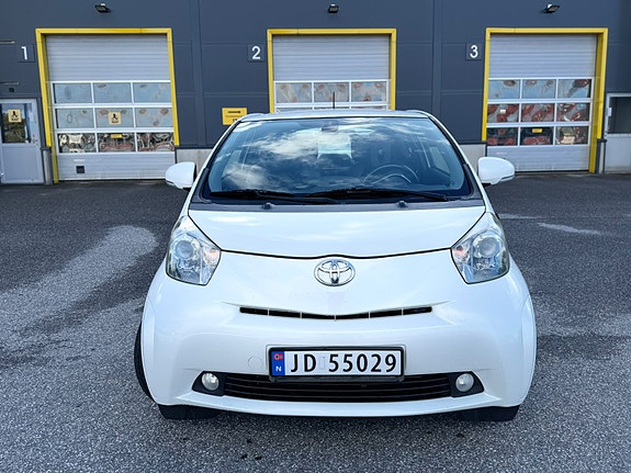 Toyota IQ 8 of 30