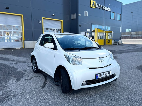 Toyota IQ 7 of 30