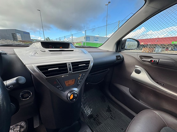 Toyota IQ 14 of 30