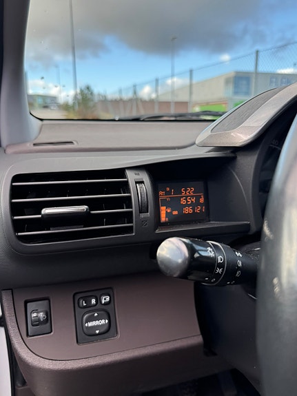 Toyota IQ 12 of 30