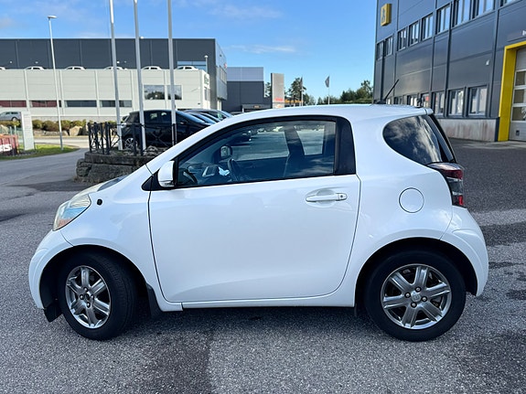 Toyota IQ 2 of 30