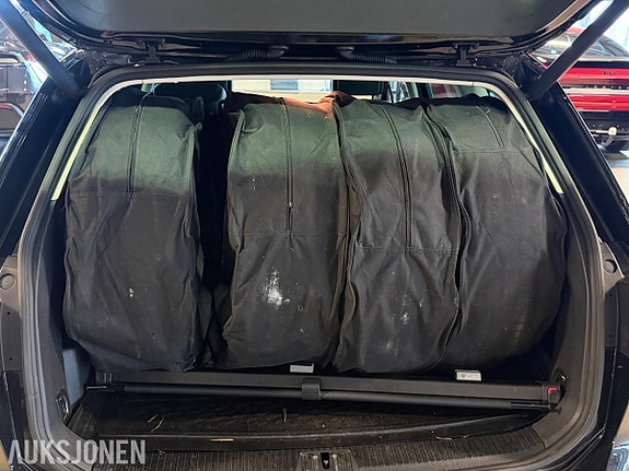 Volkswagen Passat 8 of 29