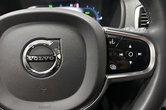 Volvo XC90 15 of 30
