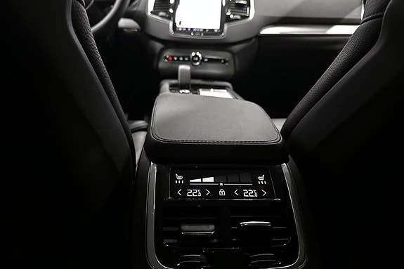 Volvo XC90 21 of 30