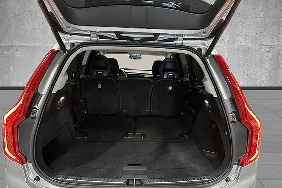 Volvo XC90 27 of 30