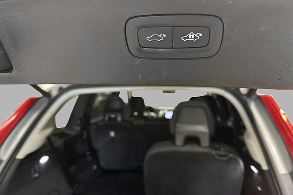 Volvo XC90 30 of 30