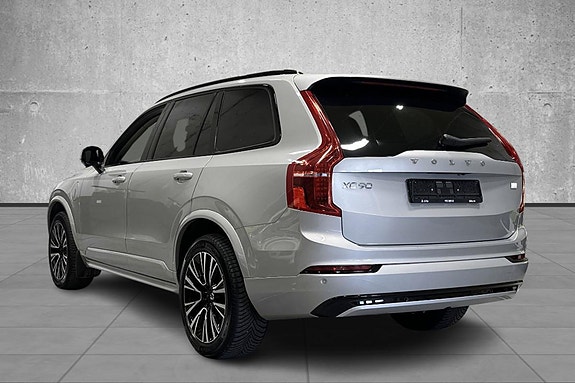 Volvo XC90 7 of 30