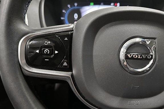 Volvo XC90 14 of 30