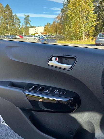Kia Picanto 21 of 28