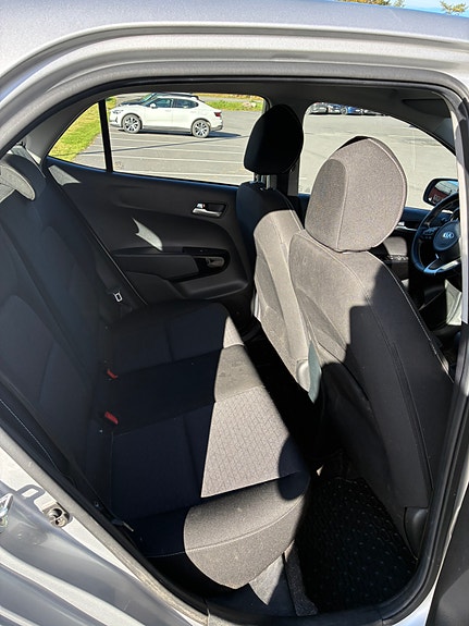 Kia Picanto 8 of 28
