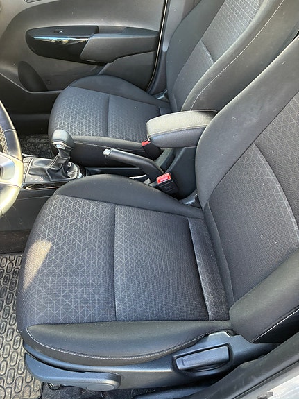Kia Picanto 25 of 28