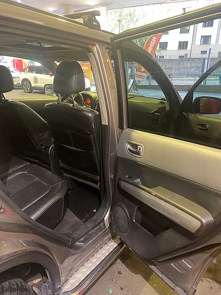 Nissan X-Trail 8 of 17