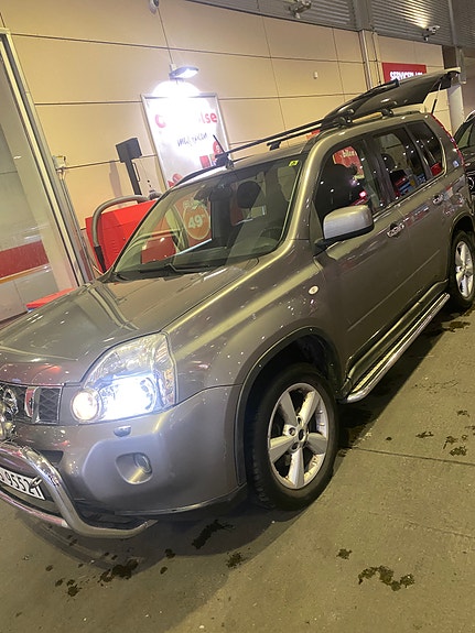 Nissan X-Trail 2 of 17