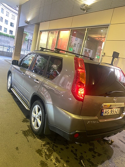 Nissan X-Trail 3 of 17