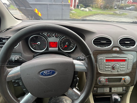 Ford Focus 3 of 9