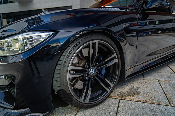 BMW M4 2 of 16