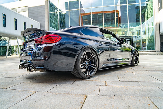 BMW M4 12 of 16