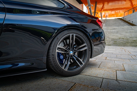 BMW M4 5 of 16
