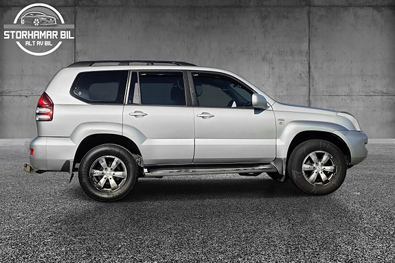 Toyota Land Cruiser 12 of 30