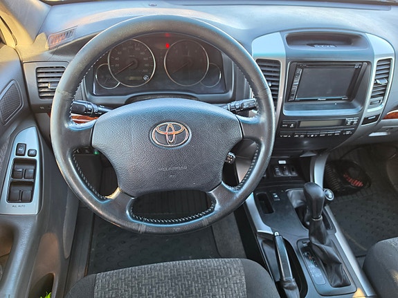Toyota Land Cruiser 15 of 30