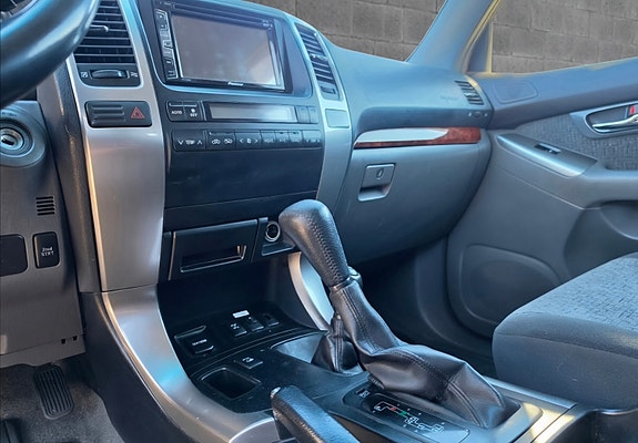 Toyota Land Cruiser 24 of 30