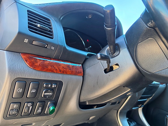Toyota Land Cruiser 16 of 30