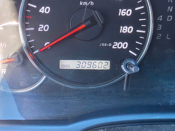 Toyota Land Cruiser 22 of 30