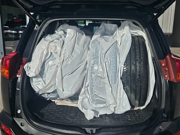 Toyota RAV4 16 of 18