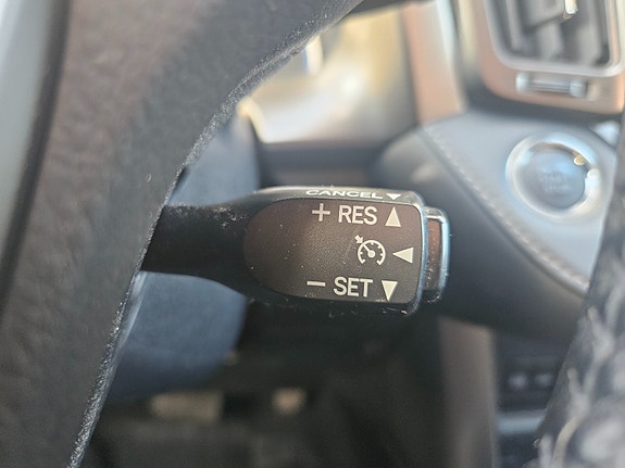 Toyota RAV4 10 of 18