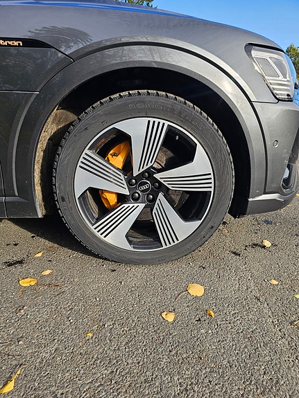 Audi e-tron 10 of 29