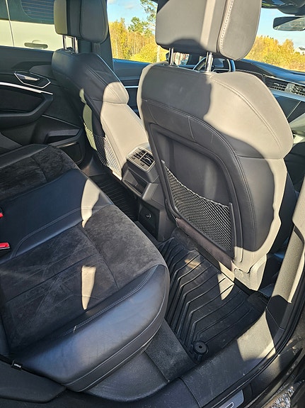 Audi e-tron 14 of 29