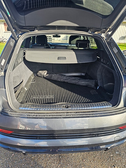 Audi e-tron 13 of 29
