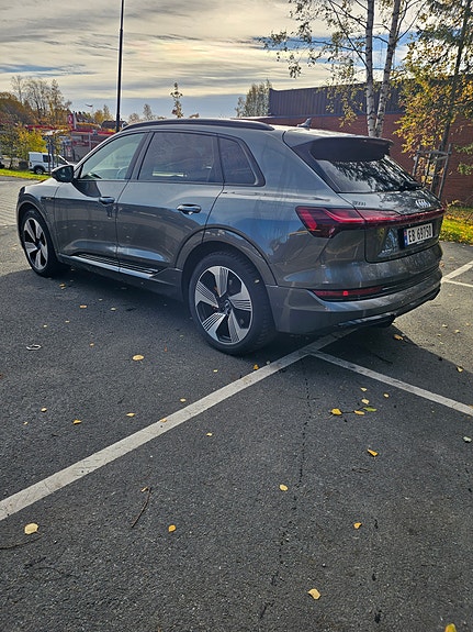 Audi e-tron 5 of 29