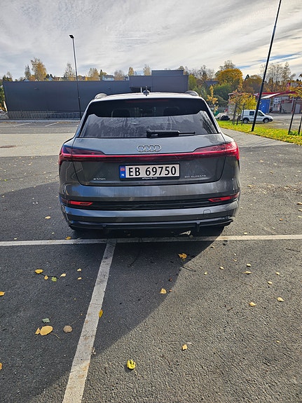 Audi e-tron 6 of 29