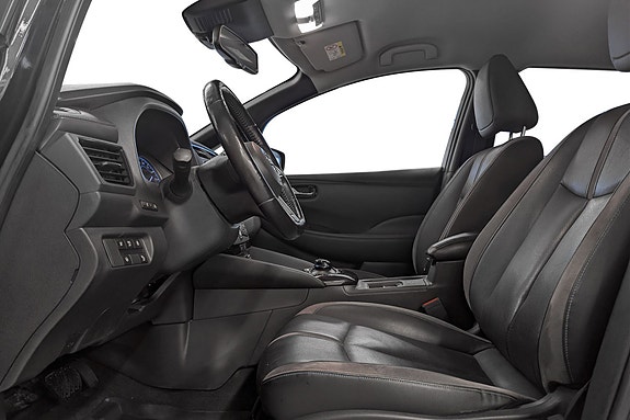 Nissan Leaf 8 of 23