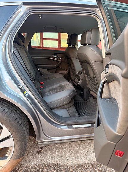 Audi e-tron 21 of 30
