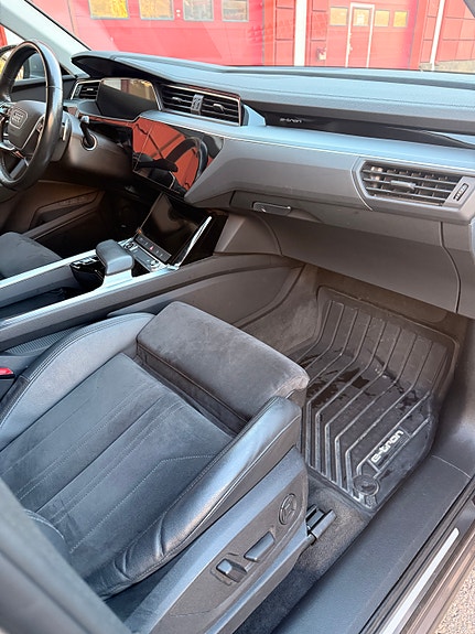 Audi e-tron 18 of 30