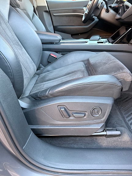 Audi e-tron 17 of 30