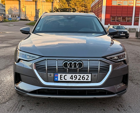 Audi e-tron 3 of 30