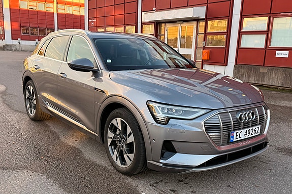 Audi e-tron 5 of 30