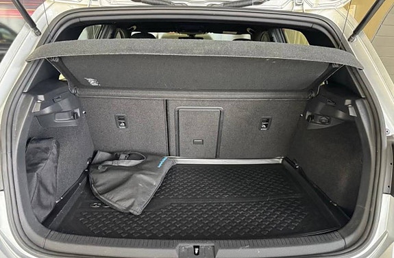 Volkswagen Golf VII 11 of 11