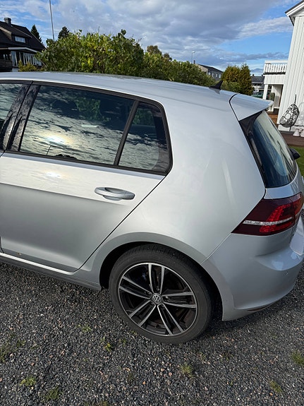 Volkswagen Golf VII 4 of 11