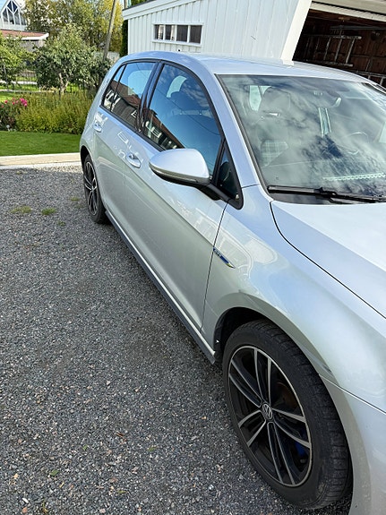 Volkswagen Golf VII 2 of 11
