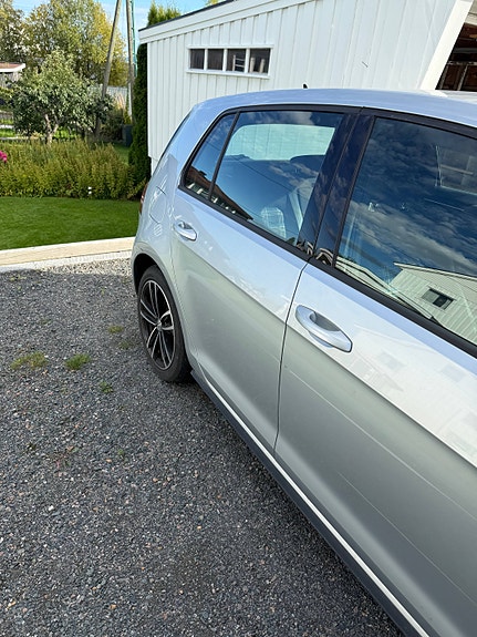 Volkswagen Golf VII 8 of 11
