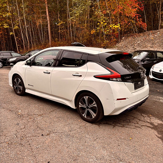 Nissan Leaf 4 of 6