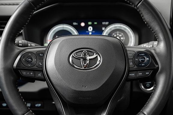 Toyota RAV4 25 of 30