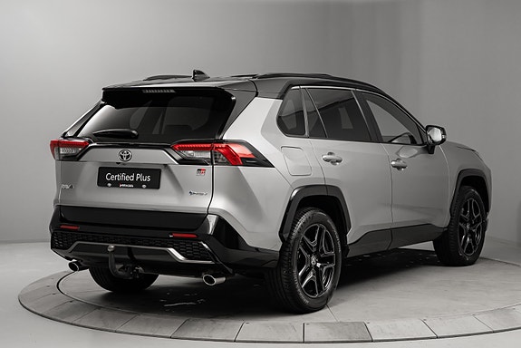 Toyota RAV4 4 of 30