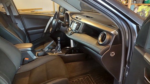 Toyota RAV4 16 of 20