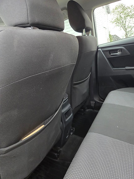 Toyota Auris 18 of 29